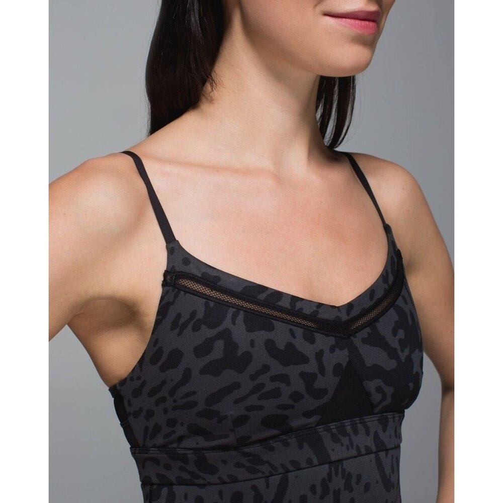 Lululemon Women's Black Animal Print Just Breathe Tank Size 6 2597 - Picture 11 of 15